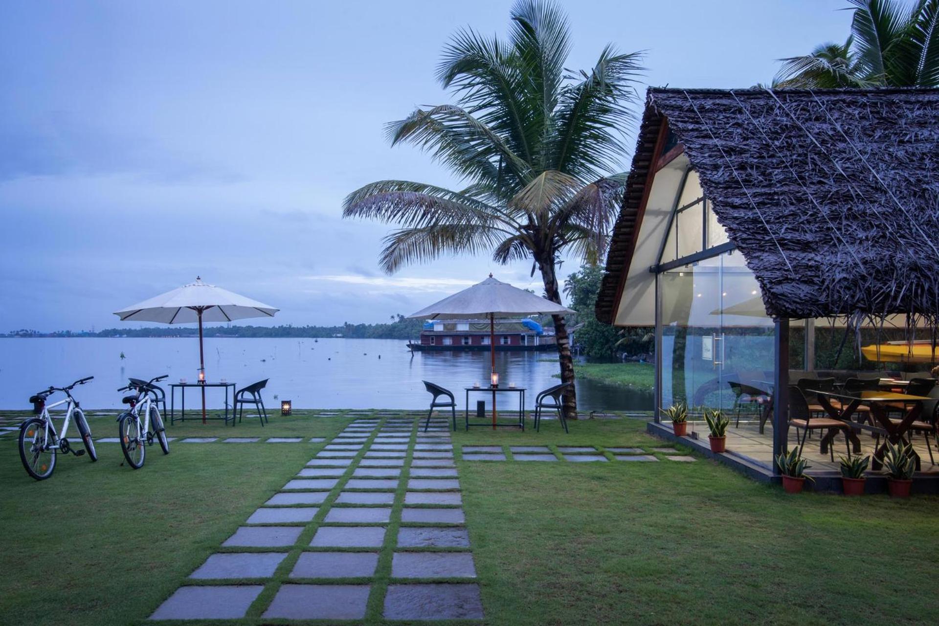 Stayvista At The Rain - River Villa With Infinity Pool Alappuzha Kültér fotó