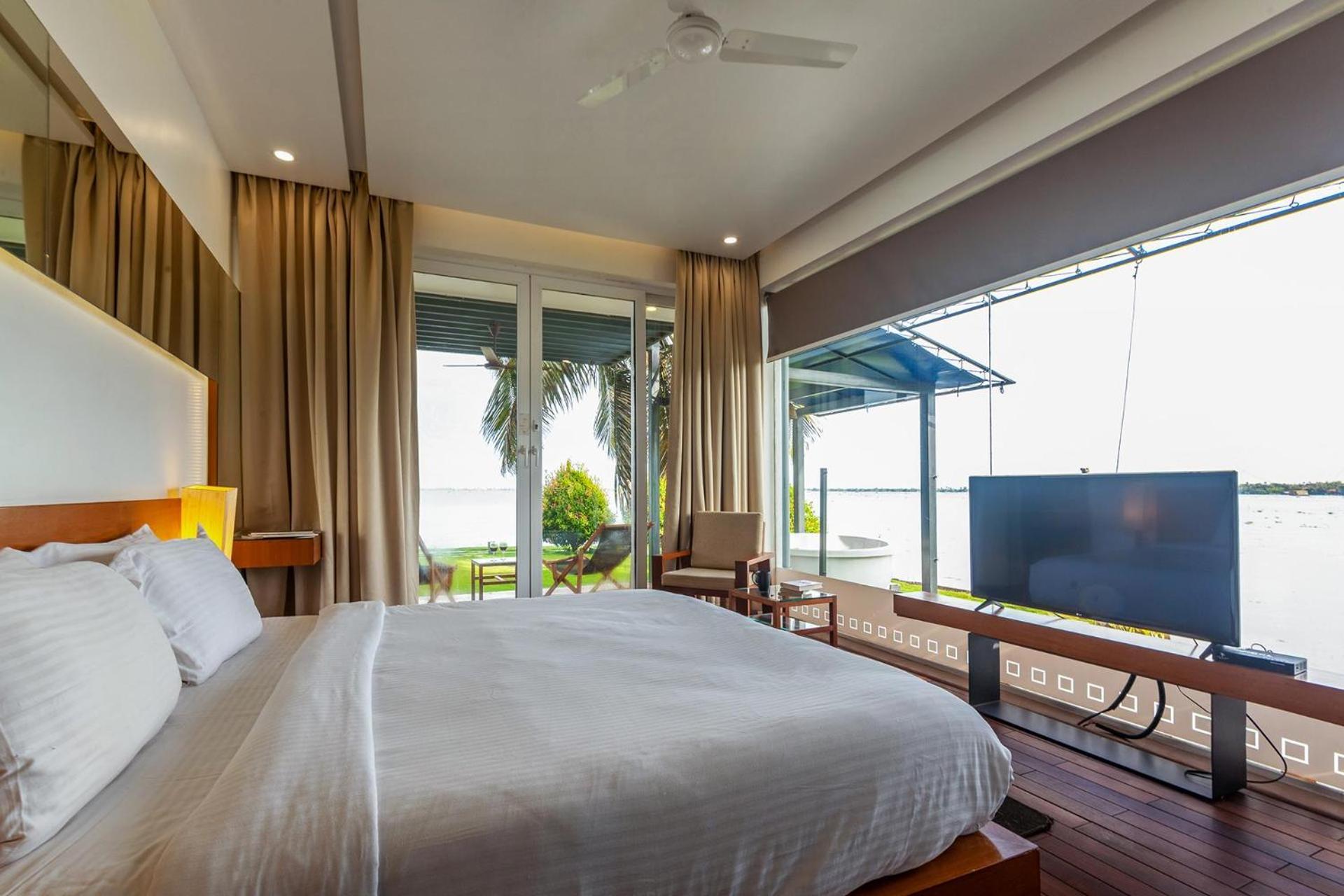 Stayvista At The Rain - River Villa With Infinity Pool Alappuzha Kültér fotó