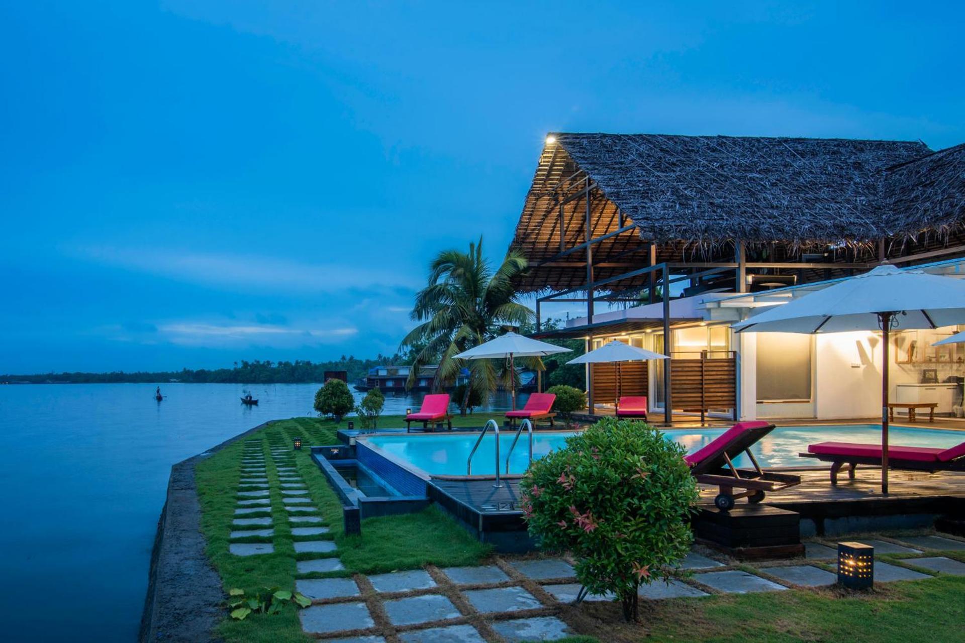 Stayvista At The Rain - River Villa With Infinity Pool Alappuzha Kültér fotó